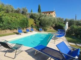Ferienhaus mit Privatpool für 16 Personen ca 192 qm in Capannori, Toskana Provinz Lucca, hotel a Valgiano