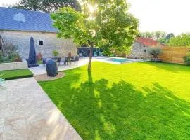 Le Catalpa, gite avec piscine et jacuzi privés