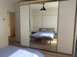 Private Room in Shared House, privat indkvarteringssted i Oostende