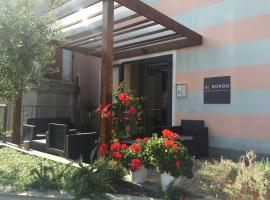 Al Borgo – hotel w mieście Sarzana