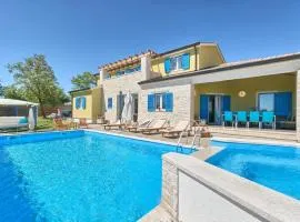 Ferienhaus mit Privatpool für 12 Personen ca 280 qm in Mužini, Istrien Binnenland von Istrien