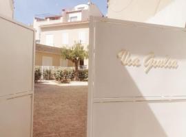 BELAZUR Entre plage et port, Hotel in Bandol