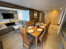 Ski in-Ski out! Spacious & Stylish Apartment for 8 in the heart of Lavachet, Skiresort in Tignes