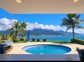 Casa inteira com vista para o Mar a 80 Mt da Praia