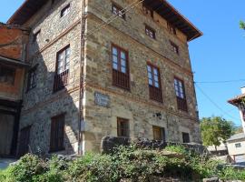 Casa Rural Sobrevilla II, hotel económico em Pido