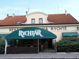 Pension & Restaurace Na Rychtě, hostal o pensión en Praga