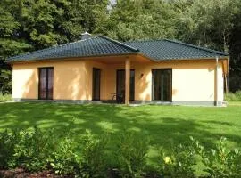 Ferienhaus in ruhiger aber zentraler Lage, mit zwei Terrassen und Garten