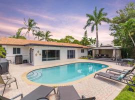 2 miles to Beach~ Pool ~Cabana~ Pool Table, cabaña o casa de campo en Deerfield Beach