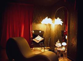 Love room Casa Amore sauna balnéo 66 Occitanie: Prades şehrinde bir jakuzili otel