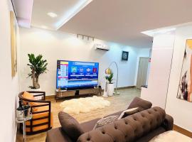 Luxury Studio Apartment (with PS5) in Lekki phase1, hotel a Moba