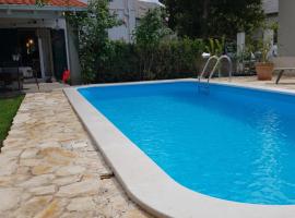 Mali Lovor, hotel a Solin (Salona)