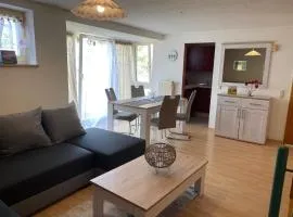 Studio-Ferienhaus mit Gartenumzäunung für Hunde