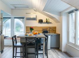 Appartement à côté du port de Ploumanac'h, hotel in Perros-Guirec