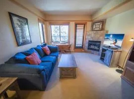 Slopeside 2773A by SummitCove Lodging