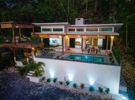 SWAR Villa - Stunning Ocean View Home, cabaña o casa de campo en Carmen