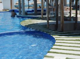 Hotel Presidente Beach Playas, hótel í Playas