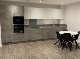 Luxurious 2 Bedroom Apartment, hotell i Barking