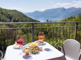 Italian Lakes villa with lake views, hotel i Dumenza