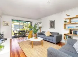 Sandpiper, Hyams Beach