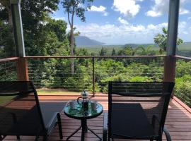 Daintree - House with a view, hotel di Cow Bay