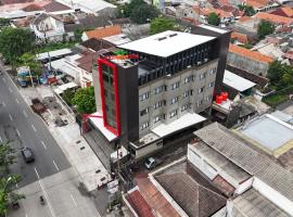 Eno Front One Hotel Semarang, 3-stjernershotell i Semarang