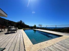 Villas de standing avec magnifique vue mer et piscines privées, Sagone, hotell i Sagone