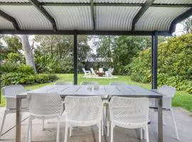 Coastal Oasis - Pet Friendly - 6 Mins Walk to Beach