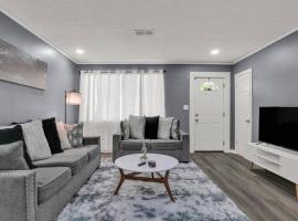 Daniel's Midtown Retreat - Pet Friendly - 5 beds - Centrally Located, hotel in Montgomery