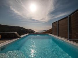 Epithea Suites Kythnos 4 με ιδιωτική πισίνα, vacation home in Kithnos