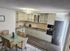 Д и В 3 - D & V 3 Apartment