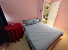Comfy bedroom near to morning market in Jelutong and convenient, alberg a Jelutong