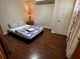 Private Cozy Room- Great Location- All Amenities 5, hotel in Brampton