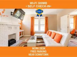 The Sunstone Retreat - Your Brooklyn Centre Haven Comfort To Explore Near Downtown With Parking, 300MB Wifi & Self Check-In