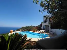 Meervilla Mallorca - Charmantes Ferienhaus mit phantastischem Meerblick in Canyamel