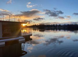 Waidlerland Hausboot 1, ubytování na lodi v destinaci Waldkirchen