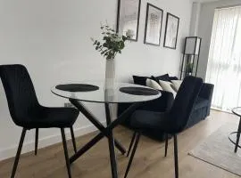 Luxury - Smart TV - Fast Wifi - Near Utilitia Arena & ICC