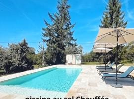 Demeure Familiale de Charme en Dordogne, hotel in Saint-Aubin-de-Nabirat