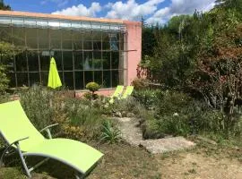 Ecolodge Au fil de l'eau, avec piscine intérieure et parc arboré