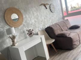 Mignon studio au cœur de Mèze, hotel in Mèze