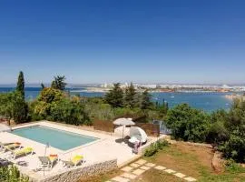 Villa Colom