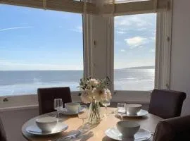 Apartment 14, The Moorings - Beachfront & panoramic sea views