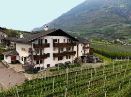 Residence Feldhof, hotel in Castelbello-ciardes