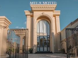 MELA HOTEL, hotel in Mỹ Thạch