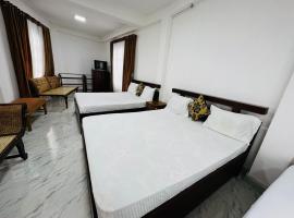 Shanthi Guest House, hotel with parking in Diyatalawa