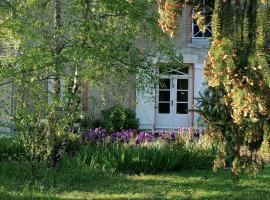 La Robinière Maison d'Hôtes, гостевой дом в городе Мон-пре-Шамбор