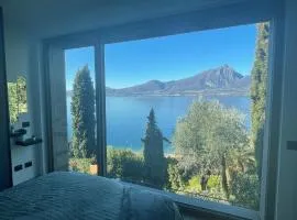 3 Zimmer Apartment am Gardasee mit traumhaften Seeblick und Pool in Torri del Benaco