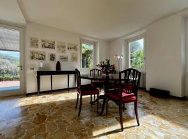 Country house close to Orta Lake, ξενοδοχείο σε Bolzano Novarese