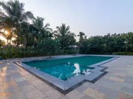 Jomo Resort