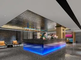 Lan Wan Hotel - One Free Cockt-ail Per Room--Airport Pick-up Service