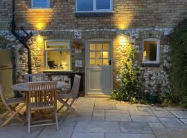 Clock Cottage, holiday home in Thornham
